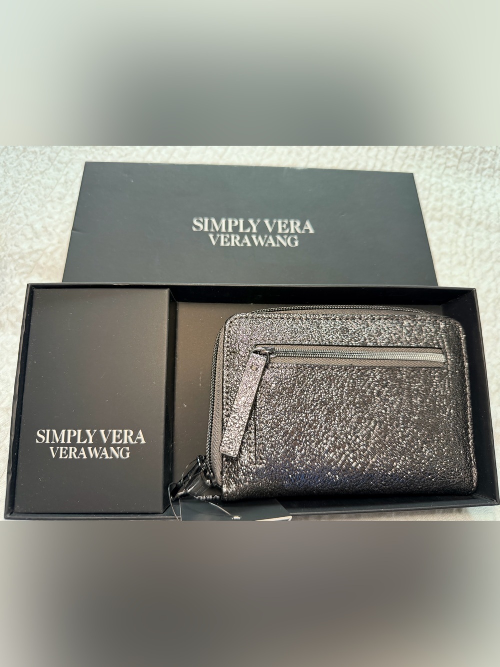 Compact Simply Vera Vera Wang Zip Wallet – Glitter Textured Elegance ✨